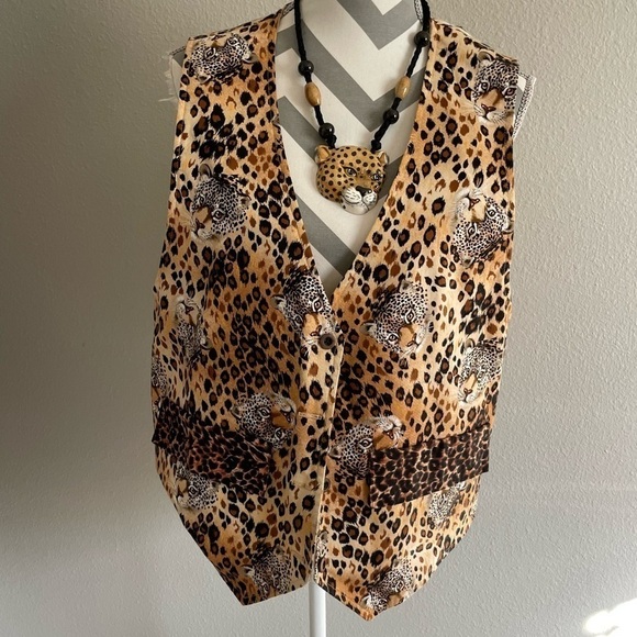 Helen Sheets Cheetah Print Button Vest - Picture 5 of 7